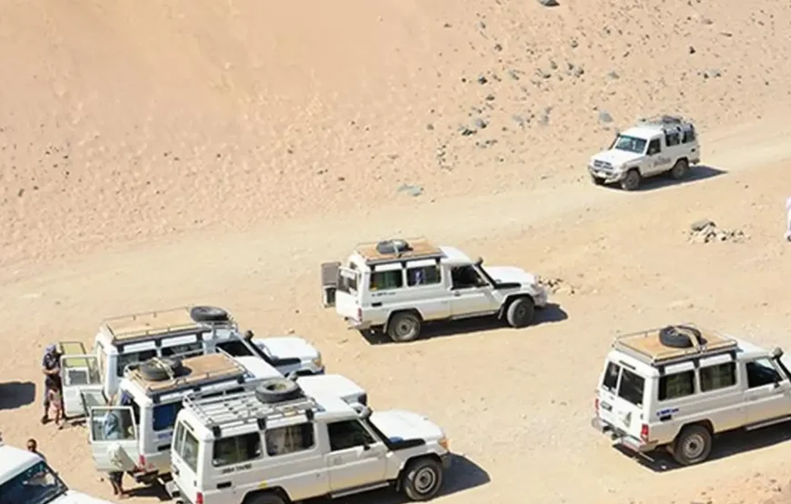 Makadi Bay: Jeep Safari Adventure with Bedouin guide