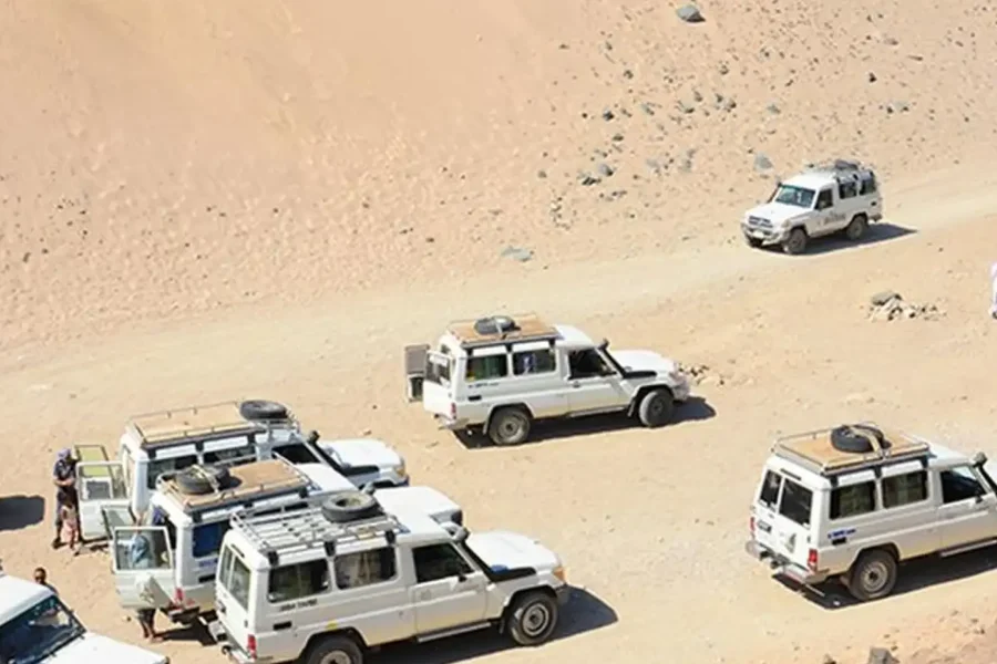 Makadi Bay: Jeep Safari Adventure with Bedouin guide
