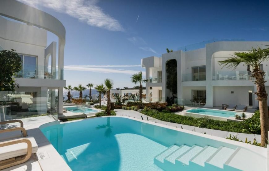 The Party Never Ends Pool Suite
